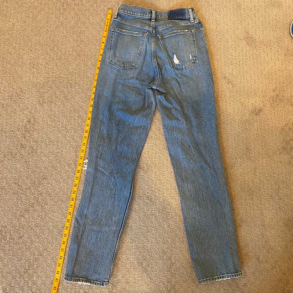 A&F Curve Love 90's Straight Low-Rise Jeans - Picture 3 of 4